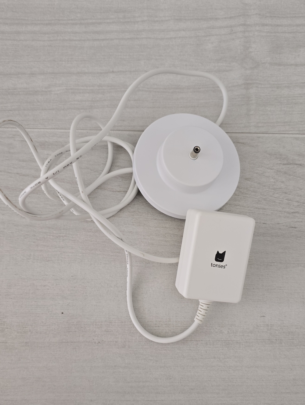 Tonies White Power Adapter and Charging Dock